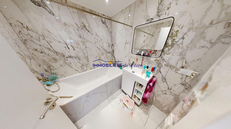 Appartement - 82 m² - 4 pièces