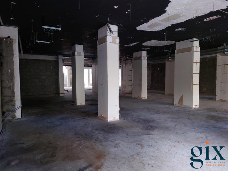 Local commercial - 363 m²