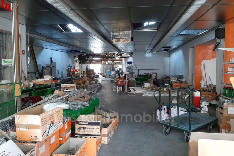 Local commercial - 652 m²