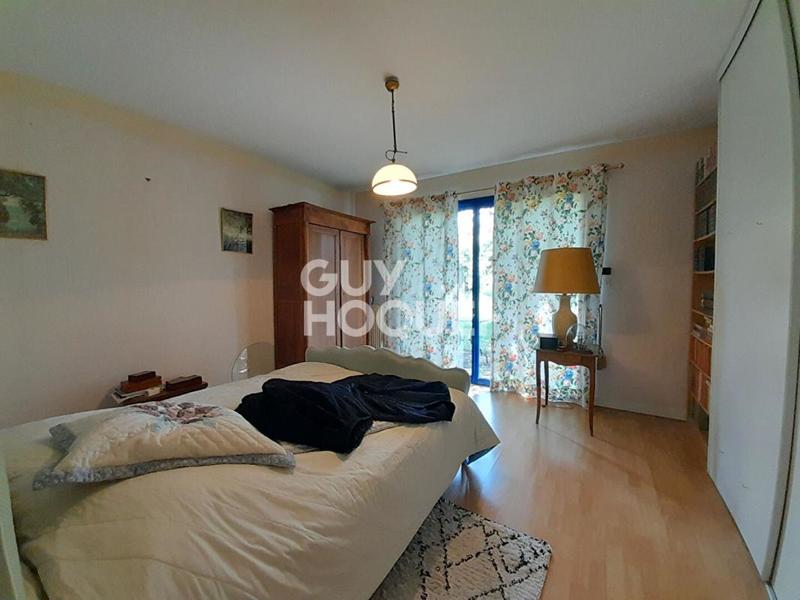 Pavillon - 217 m² - 8 pièces