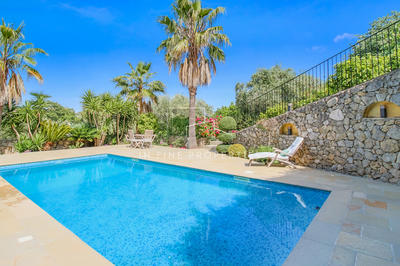 Maison - 220 m² - 7 pièces