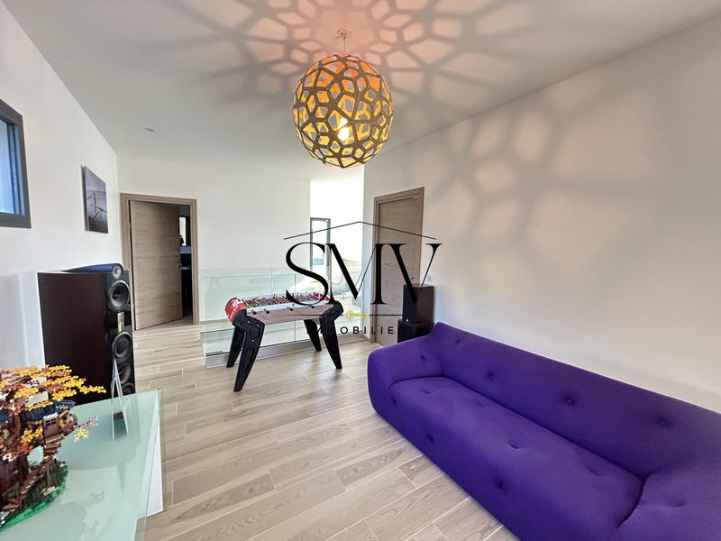 Villa - 207 m² - 5 pièces