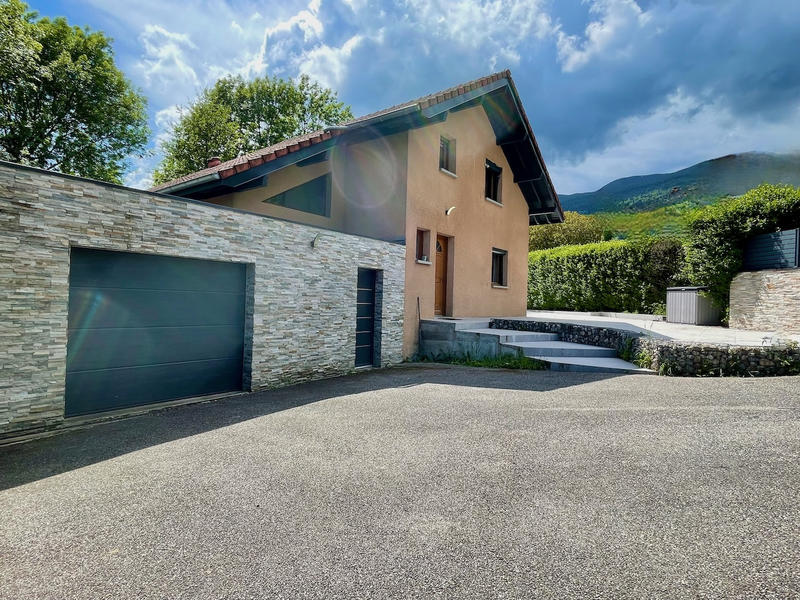 Villa - 141 m² - 6 pièces