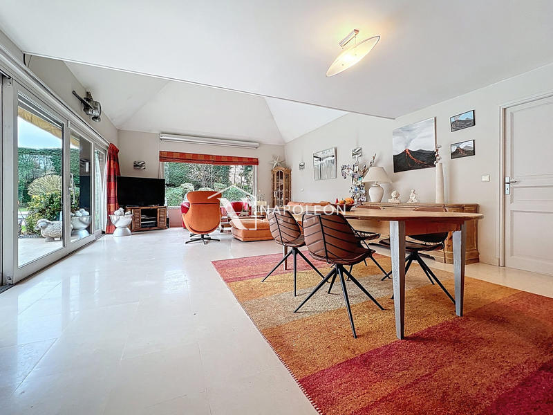 Maison - 200 m² - 6 pièces