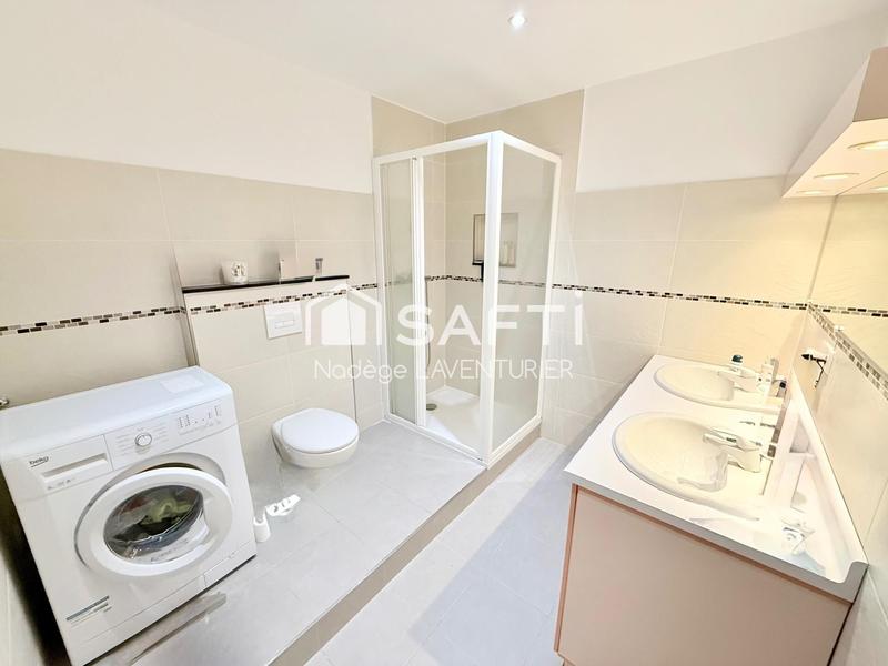 Maison - 238 m² - 9 pièces