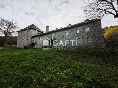 Maison - 700 m² - 25 pièces