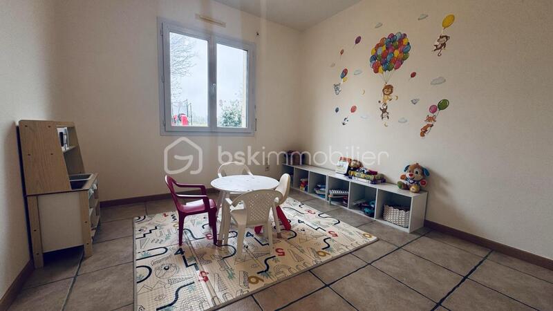 Maison - 98 m² - 5 pièces