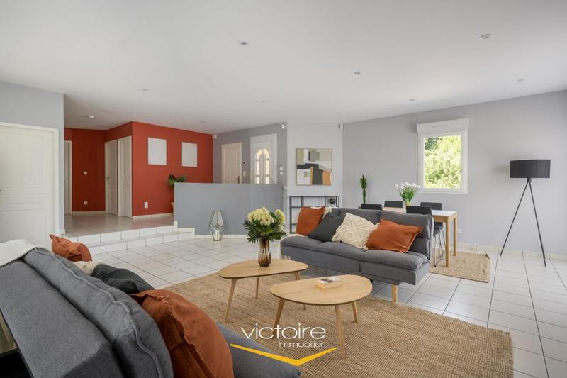 Maison - 191 m² - 6 pièces