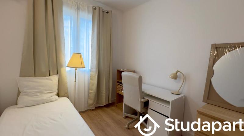 Chambre - 9 m² - 1 pièce