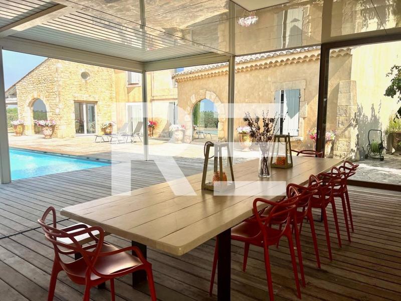 Maison - 350 m² - 12 pièces