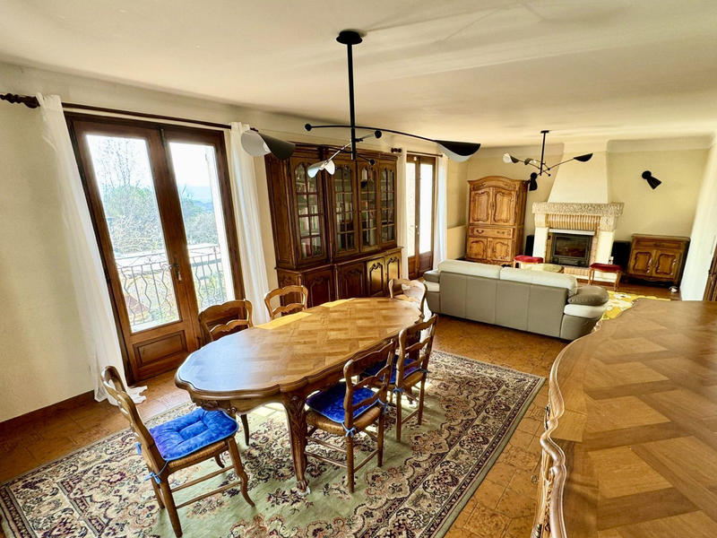 Maison - 145 m² - 6 pièces