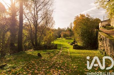 Maison - 1 220 m² - 28 pièces