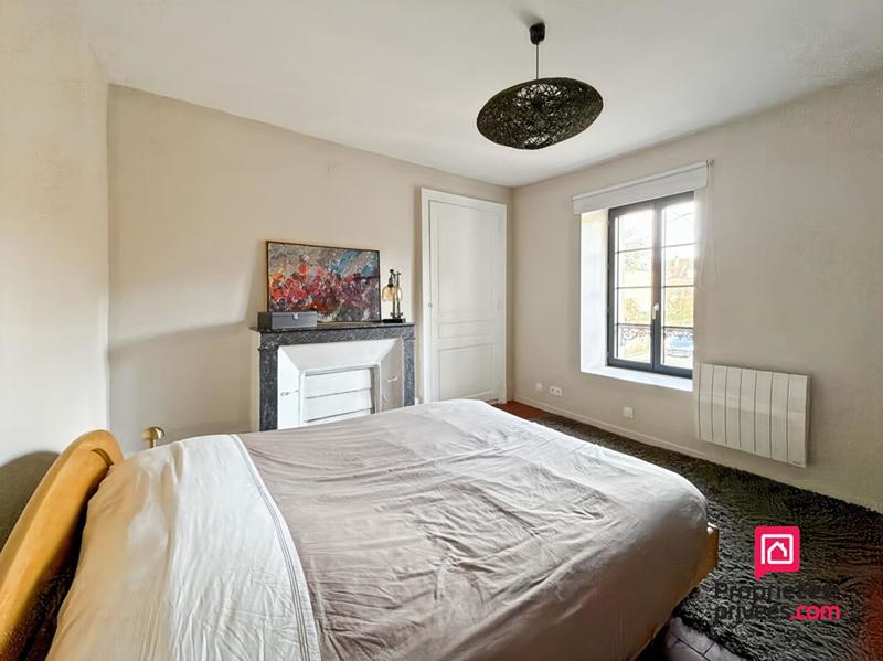 Maison - 234 m² - 9 pièces