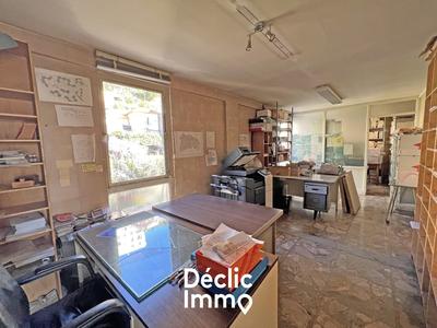 Bureau - 124 m² - 9 pièces