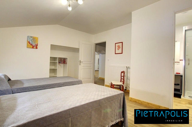 Maison ancienne - 405 m² - 12 pièces