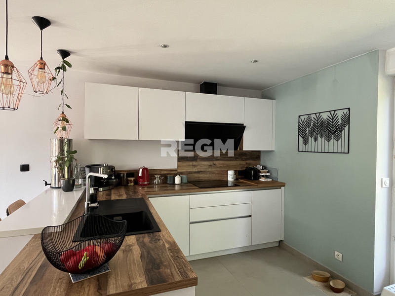 Maison - 200 m² - 7 pièces