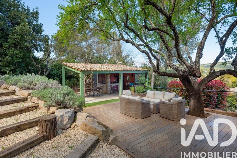 Maison - 181 m² - 8 pièces