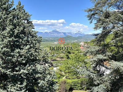 Villa - 252 m² - 11 pièces