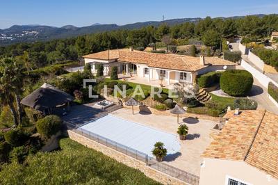 Maison - 570 m² - 7 pièces