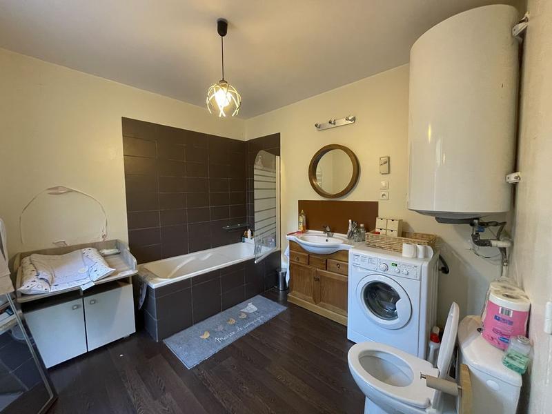 Maison traditionnelle - 149 m² - 6 pièces