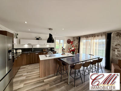 Maison - 97 m² - 5 pièces