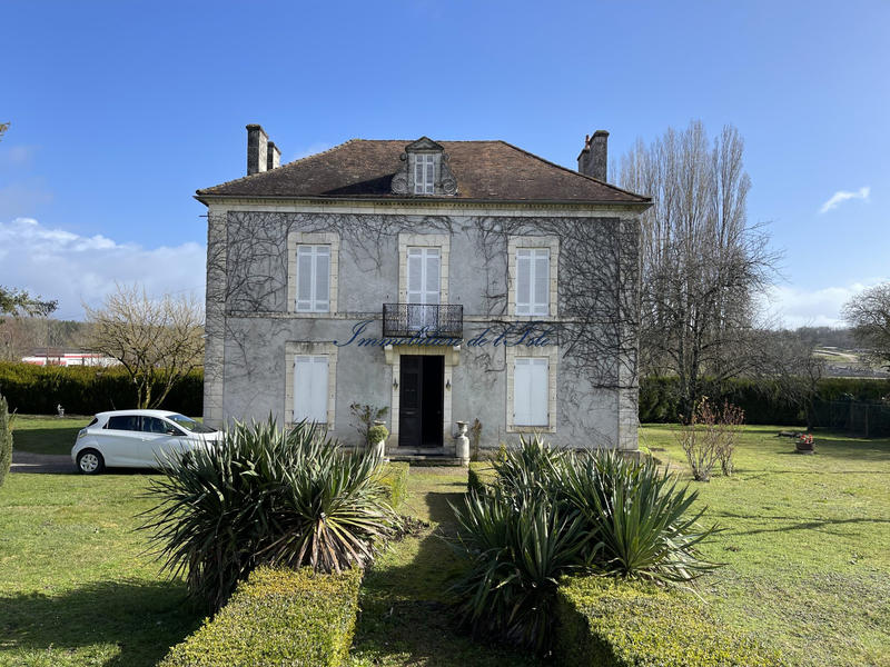 Maison - 170 m² - 7 pièces