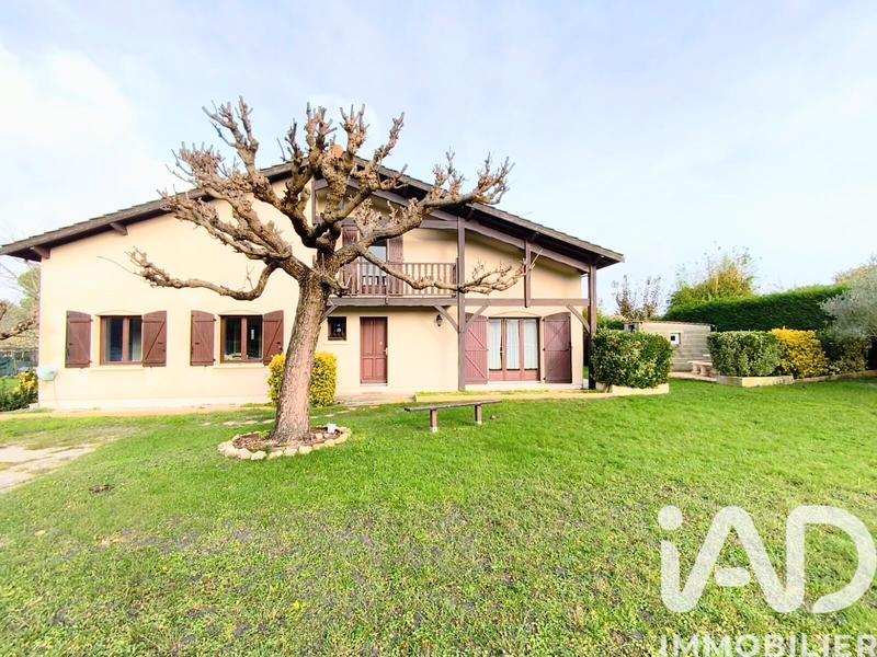 Maison - 156 m² - 8 pièces