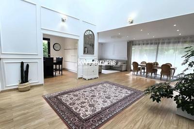 Maison d'architecte - 446 m² - 9 pièces