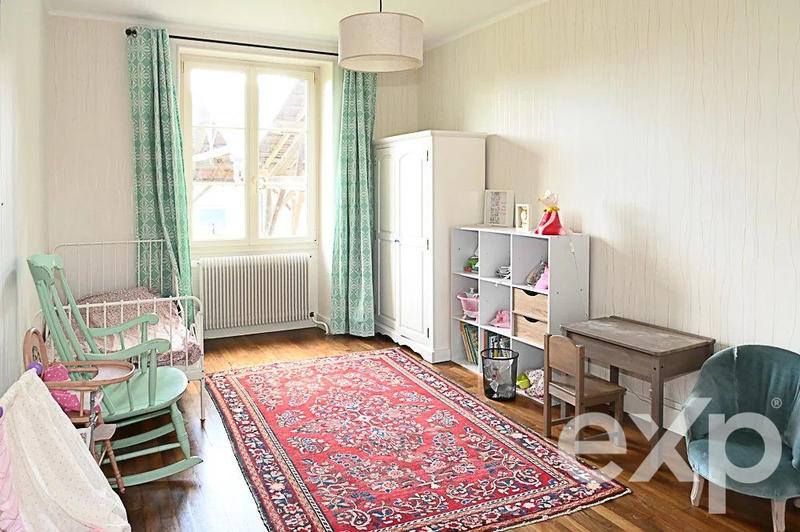 Maison - 330 m² - 13 pièces