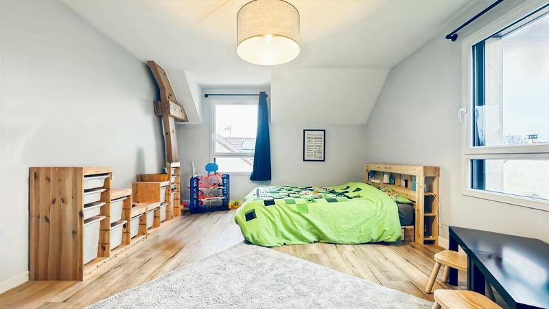 Maison - 180 m² - 5 pièces