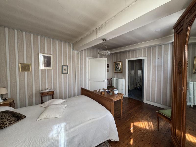 Maison - 182 m² - 8 pièces