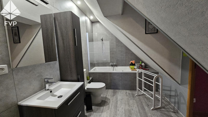 Maison - 158 m² - 6 pièces