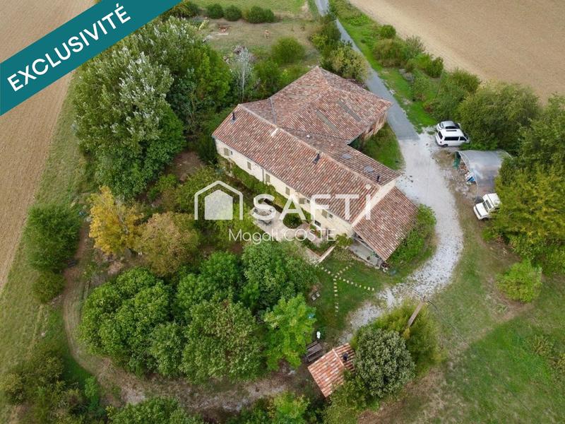 Maison - 271 m² - 9 pièces