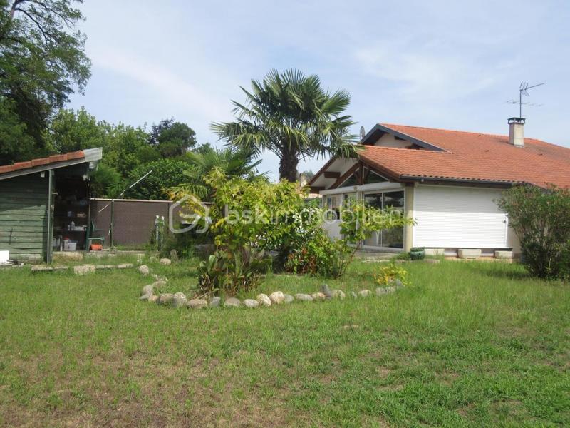 Maison - 200 m² - 8 pièces