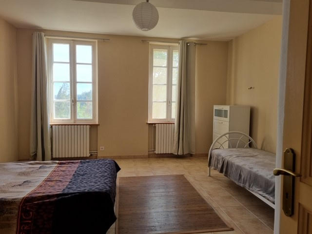 Propriété - 620 m² - 18 pièces