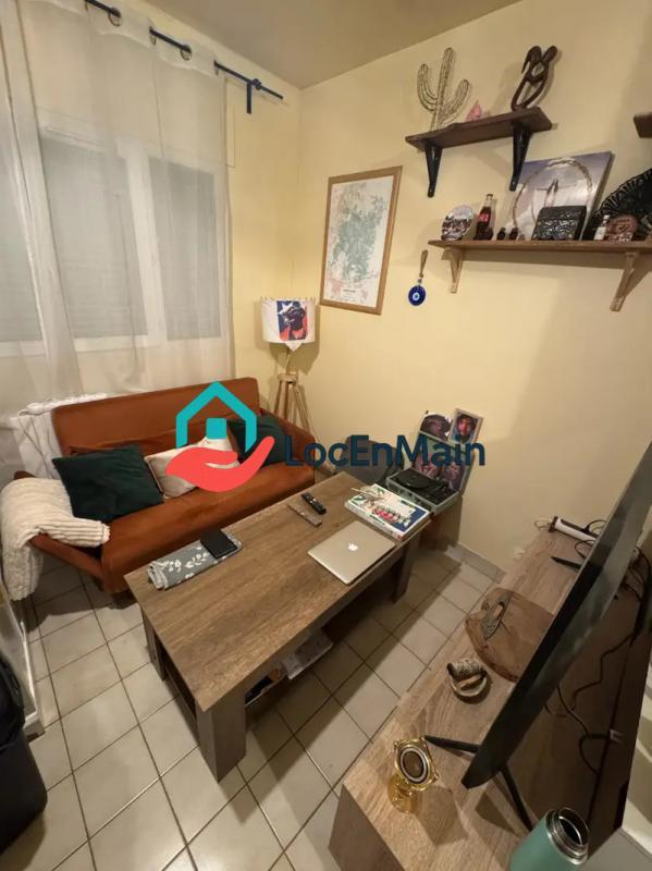 Studio - 25 m² - 1 pièce