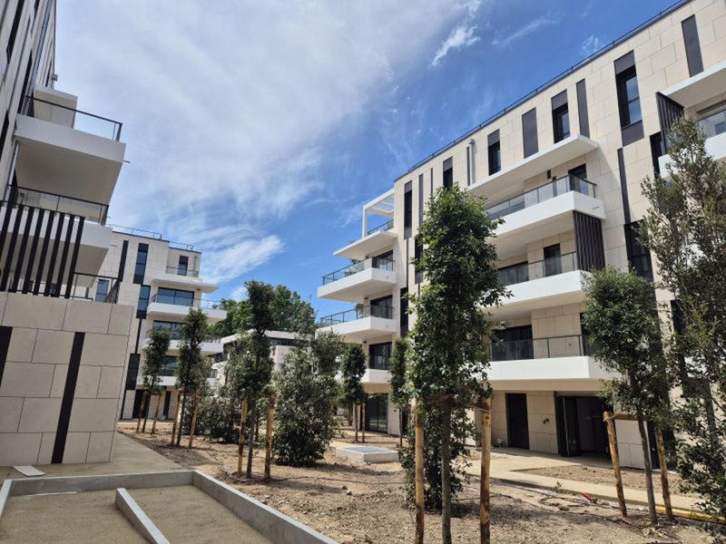 Local d'activité / Entrepôt - 398 m²