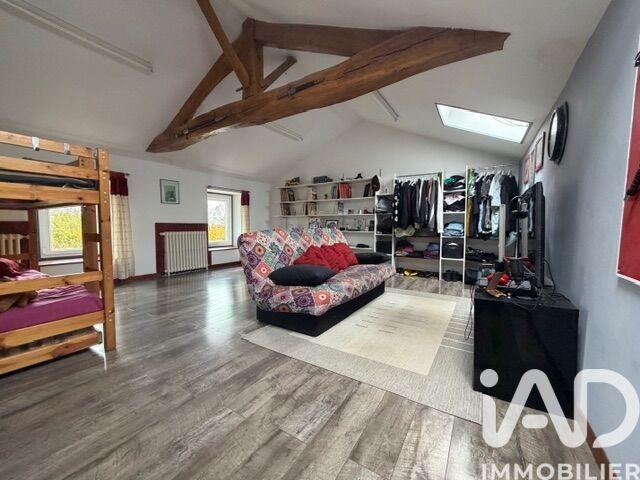 Maison - 224 m² - 7 pièces