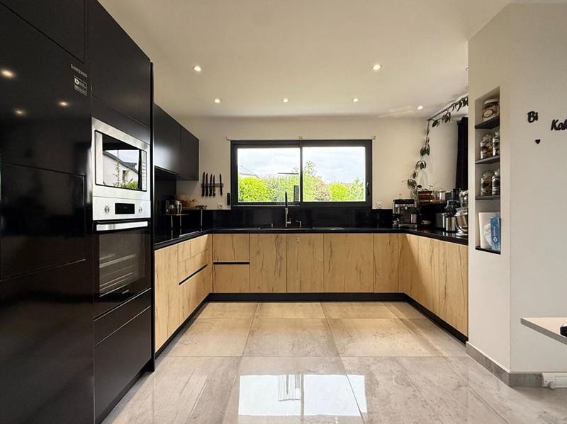 Maison - 143 m² - 5 pièces