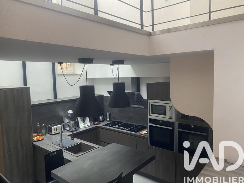 Maison - 238 m² - 5 pièces