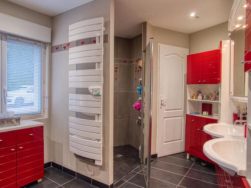 Maison - 287 m² - 10 pièces