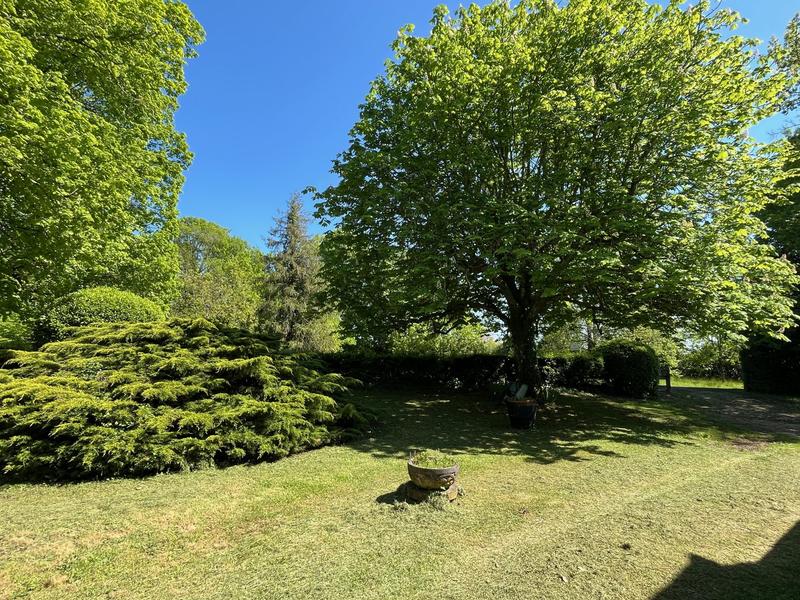 Maison - 257 m² - 8 pièces