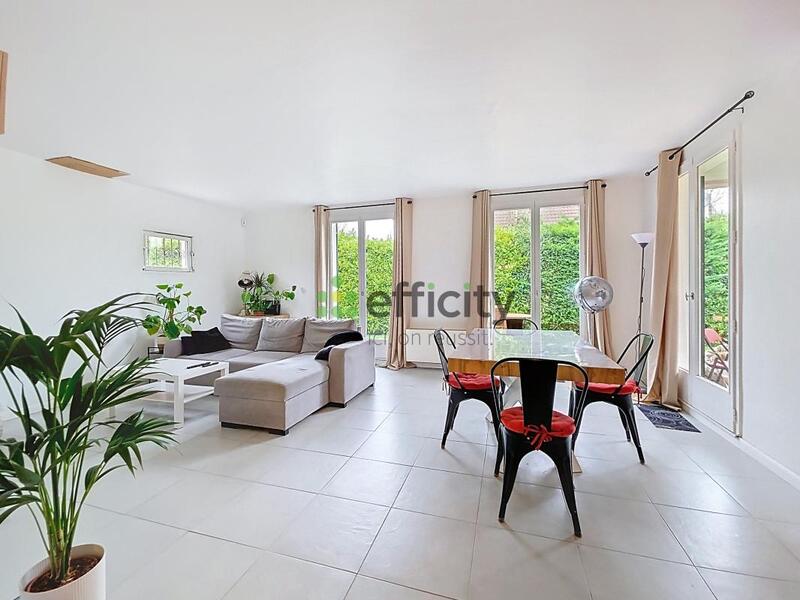 Pavillon - 200 m² - 7 pièces