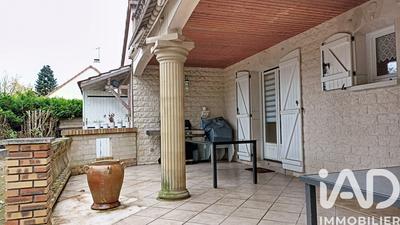 Maison - 244 m² - 9 pièces