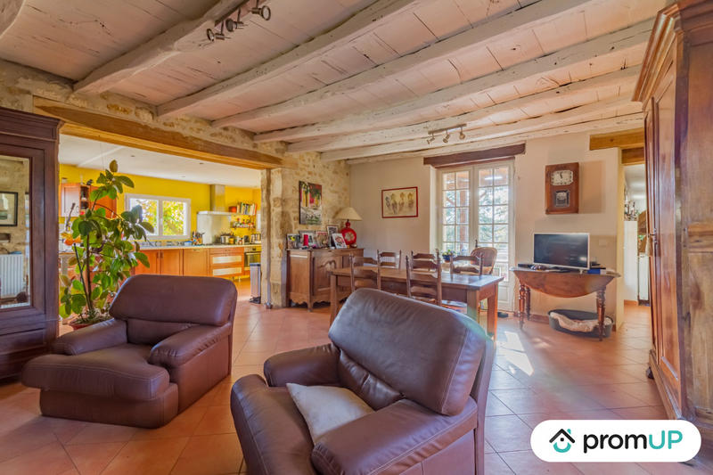 Maison - 260 m² - 6 pièces