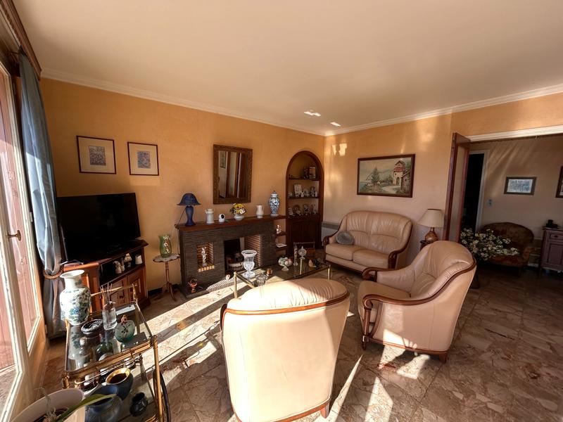 Appartement - 90 m² - 4 pièces