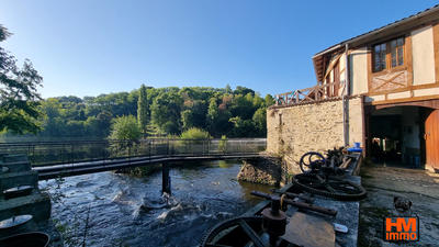 Demeure - 543 m² - 12 pièces