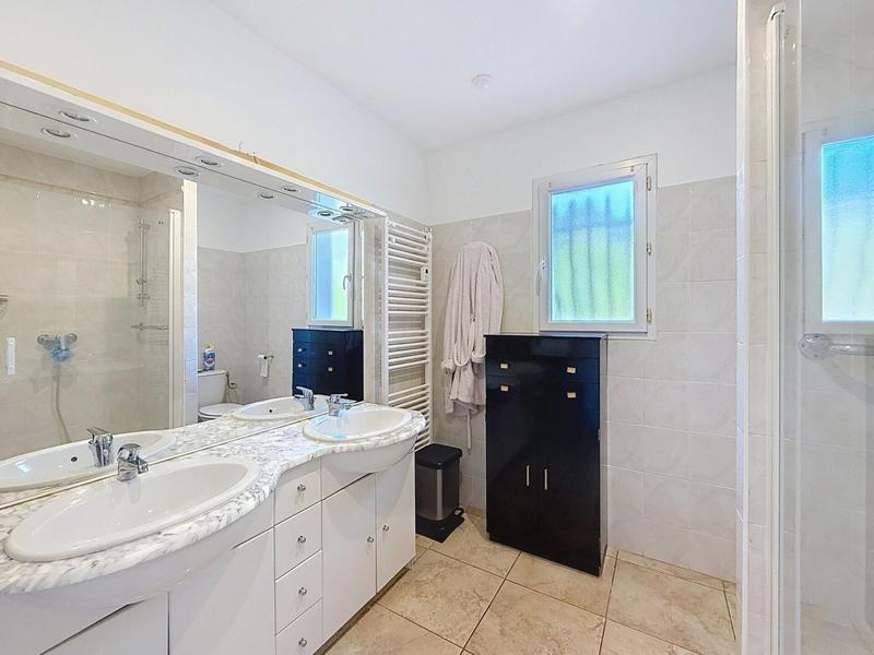 Maison - 170 m² - 6 pièces