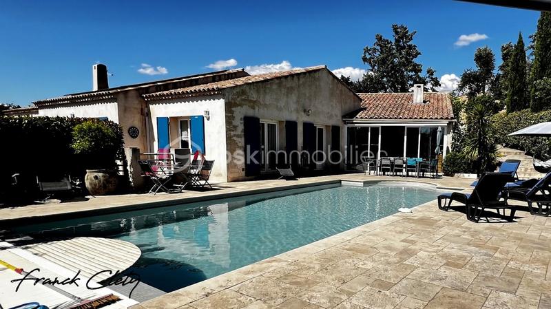 Villa - 180 m² - 7 pièces