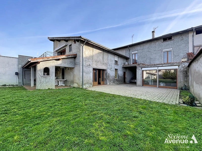 Maison - 307 m² - 8 pièces